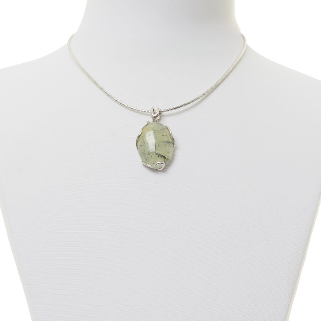 Ciondolo in Prehnite Ovale ed Argento