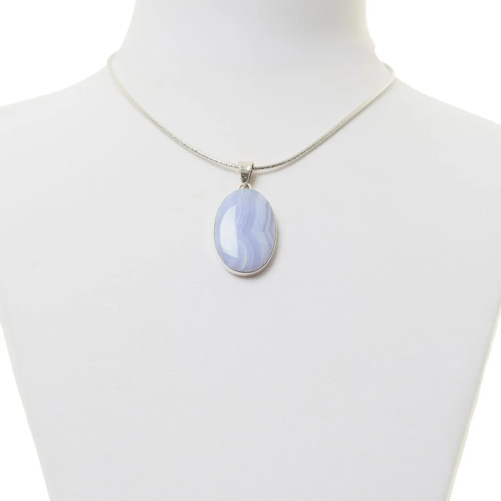 Hanger van chalcedoon en zilver