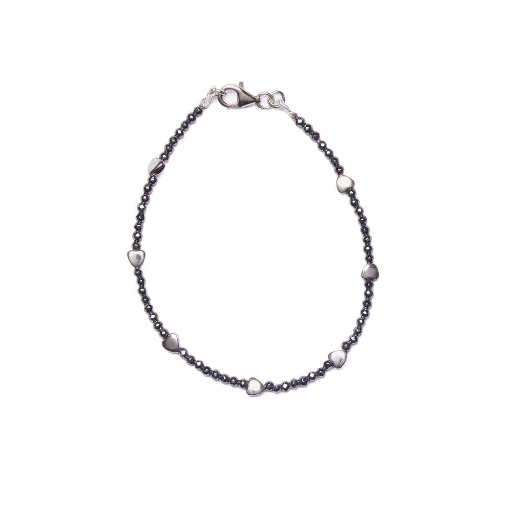 Bracciale in Ematite naturale con elementi a Cuore