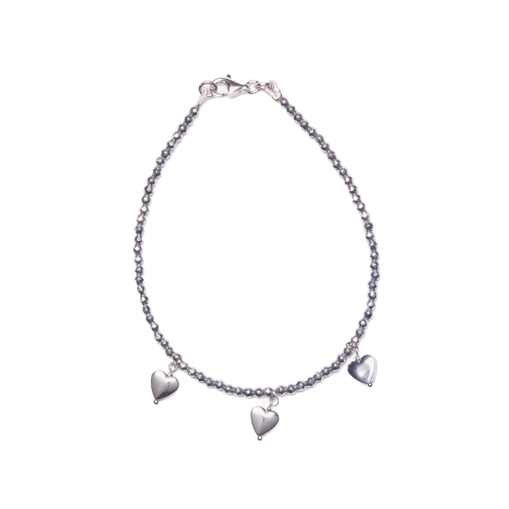 Bracciale in Ematite Rodiata con elementi Charms a Cuore