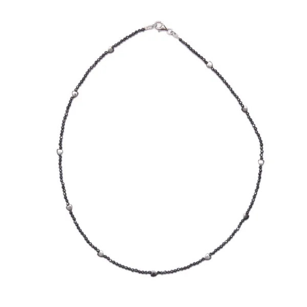 Collana in Ematite Naturale con elementi a Cuore
