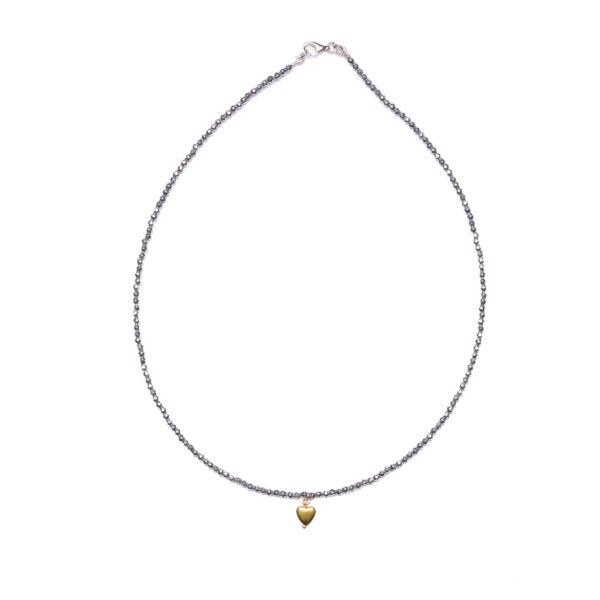 Collana in Ematite Rodiata con elemento Charms a Cuore Dorato