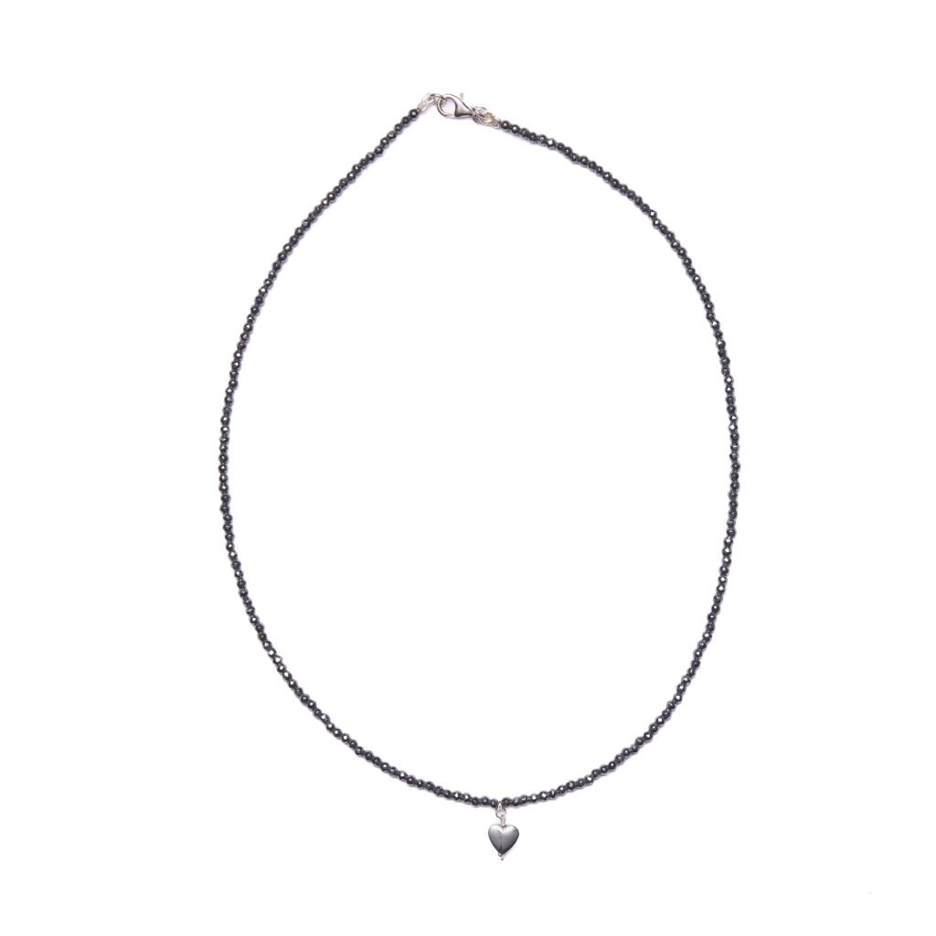 Collana in Ematite Naturale con elemento Charms a Cuore