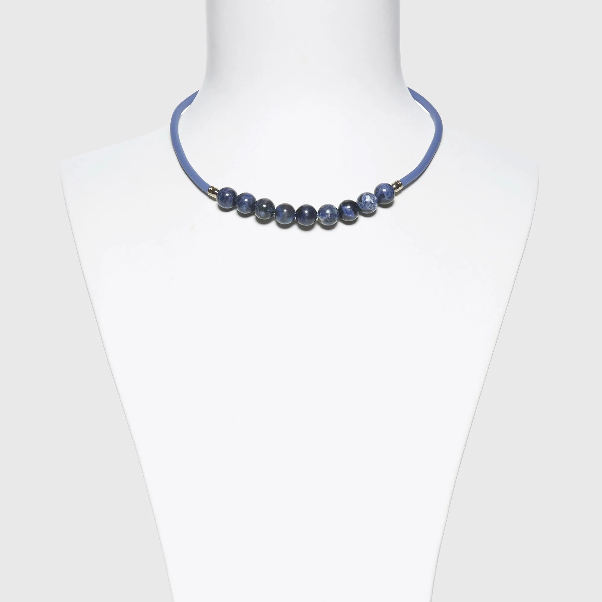 Collana in gomma e Sodalite