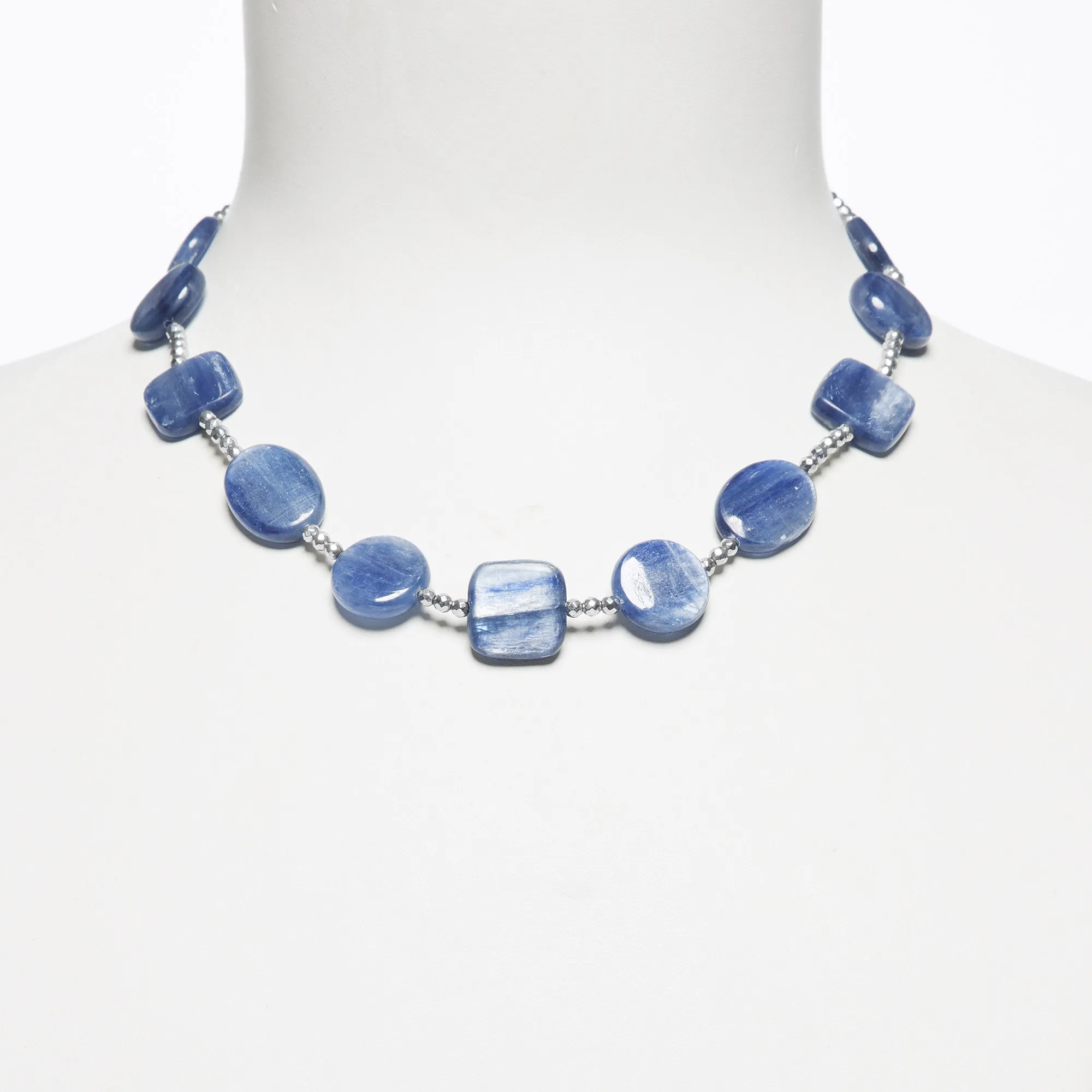 Collana in Cianite con Ematite rodiata